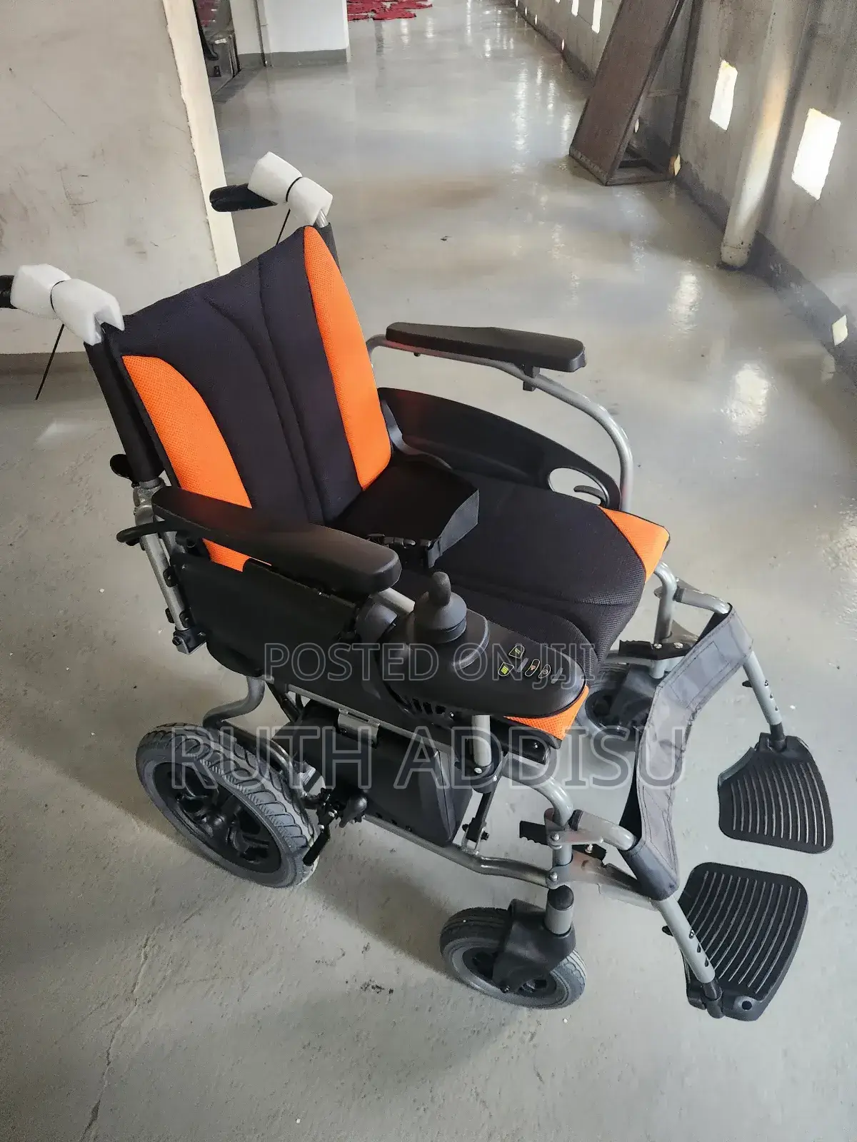 Four Wheels Electrical Wheelchair痛哭wheelchair㫵我wheelchair寄生wheelchair