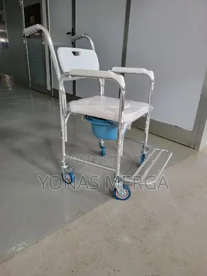 Photo - Commode Chair觀义showering/Toilet Chair嗣嗯confidently Holds Up to 150kg