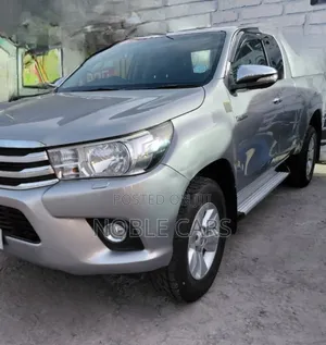 Toyota Hilux 2018 Gold