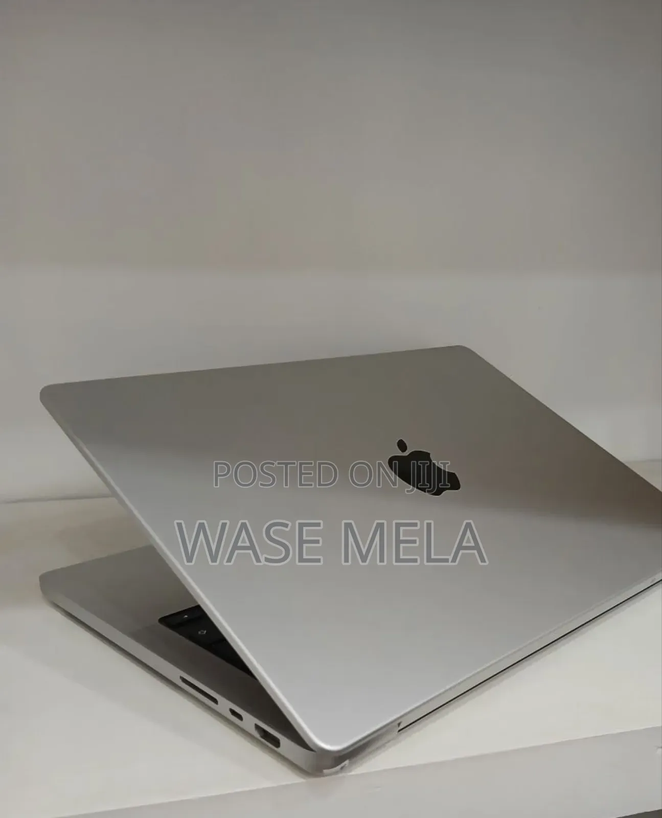 New Laptop Apple MacBook Pro M1 16GB Apple M1 Pro SSD 1T
