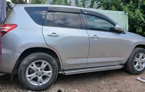 Photo - Toyota RAV4 2009 Silver