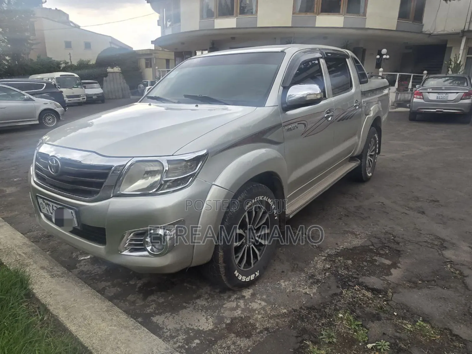 Toyota Hilux 2013 Gold