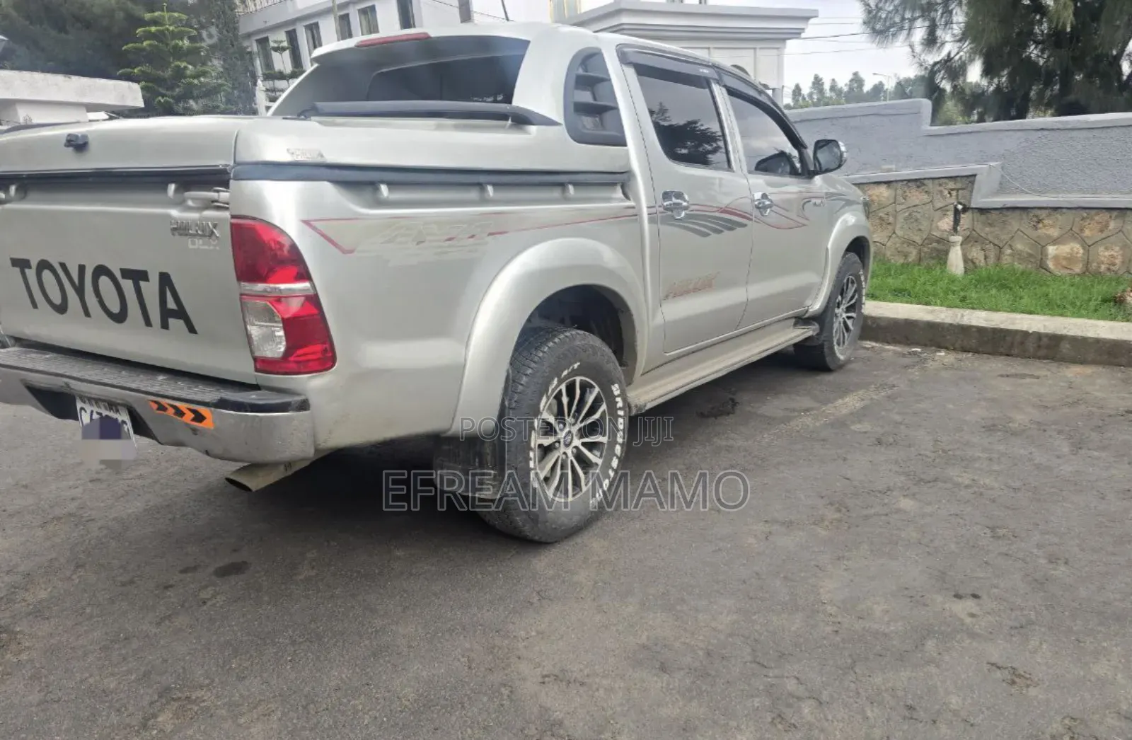 Toyota Hilux 2013 Gold