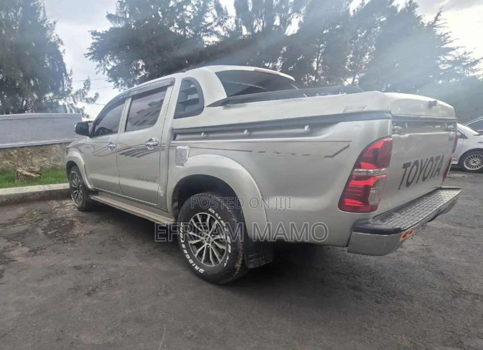 Toyota Hilux 2013 Gold