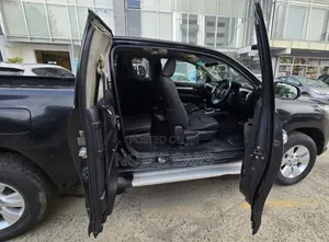 Toyota Hilux 2020 Matt Black