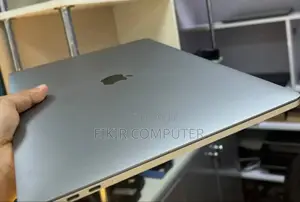 New Laptop Apple MacBook Pro 2019 32GB Intel Core I9 SSD 512GB