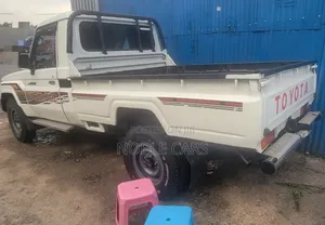 Toyota Land Cruiser 2015 White