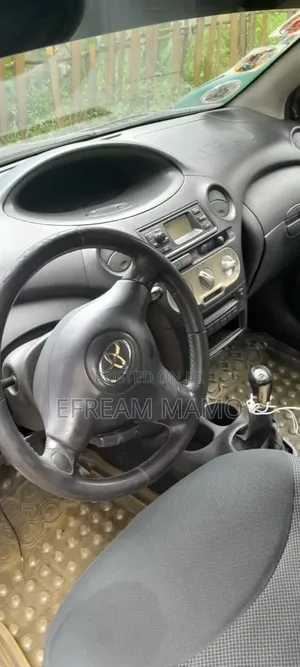 Toyota Yaris 2005 Gray