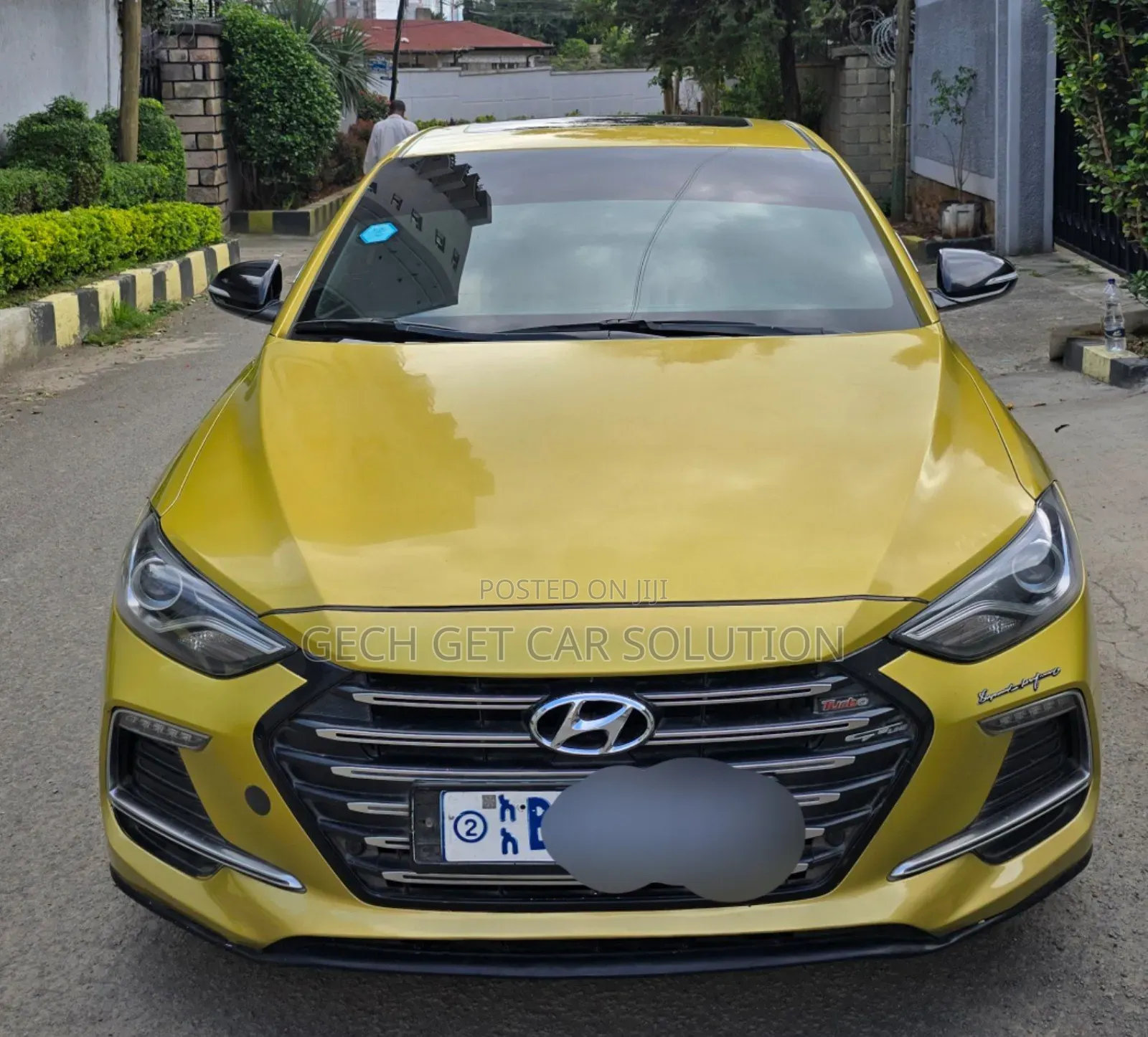 Hyundai Avante 2017 Gold