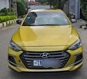 Hyundai Avante 2017 Gold