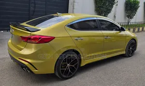 Hyundai Avante 2017 Gold