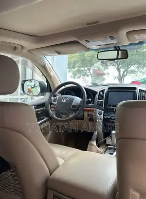 Toyota Land Cruiser 2015 White