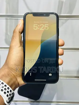 Apple iPhone XR 64 GB Black