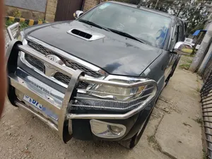 Toyota Hilux 2008 Gray
