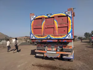 Sinotruk Howo 2015 Red