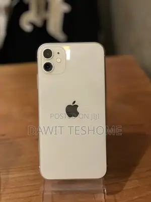 Photo - Apple iPhone 11 64 GB White