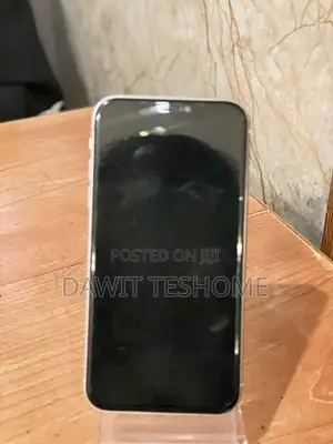 Apple iPhone 11 64 GB White