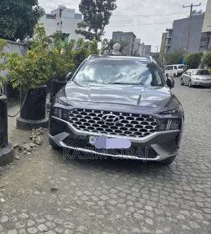 Photo - Hyundai Avante 2022 Gray