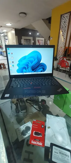 Photo - New Laptop Lenovo ThinkPad T14 G1 16GB Intel Core I7 SSD 512GB