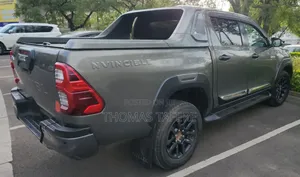 Toyota Hilux 2021 Beige