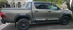 Toyota Hilux 2021 Beige