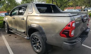 Toyota Hilux 2021 Beige