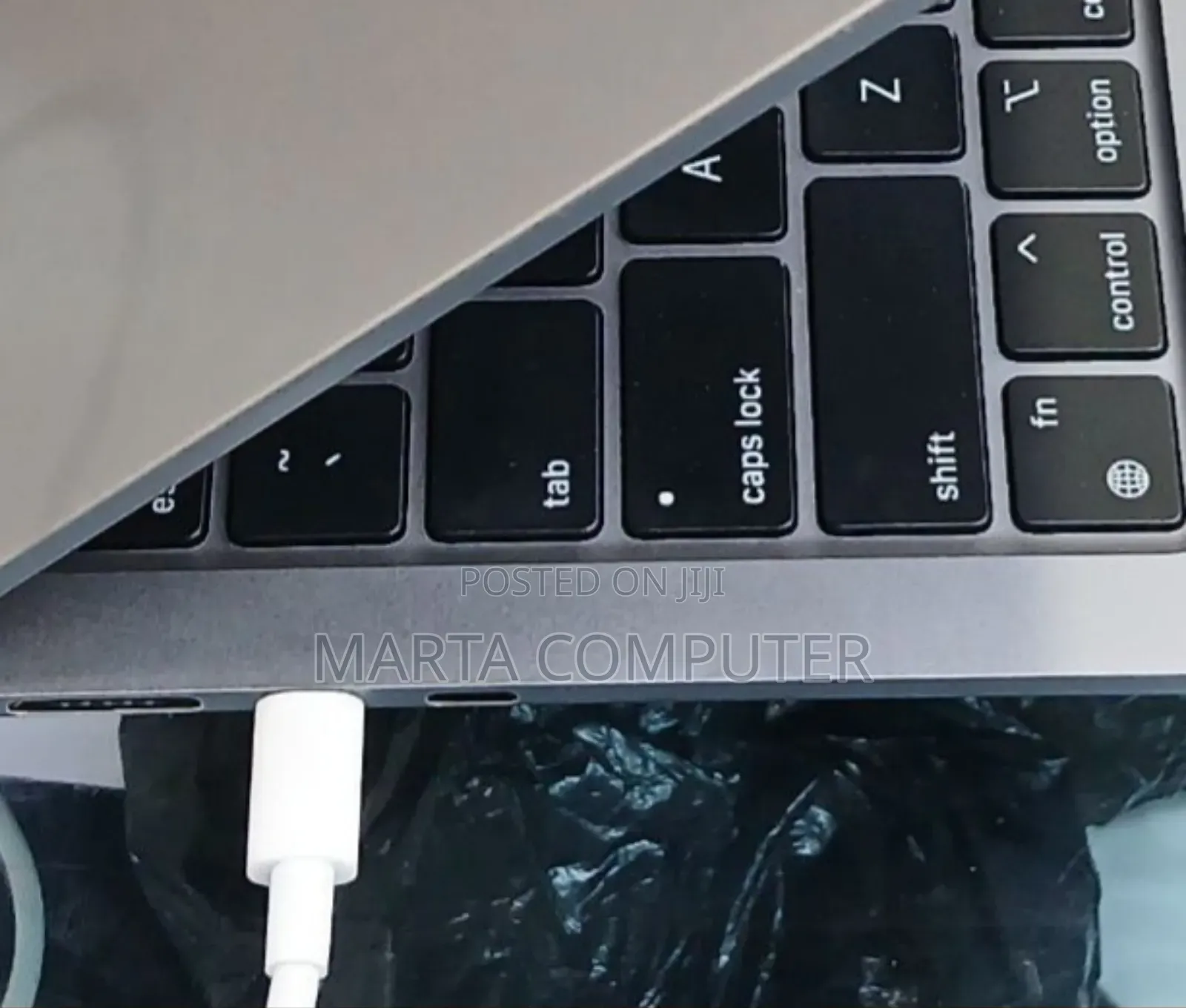 New Laptop Apple MacBook Air 2022 M2 8GB Intel Core I5 SSD 256GB