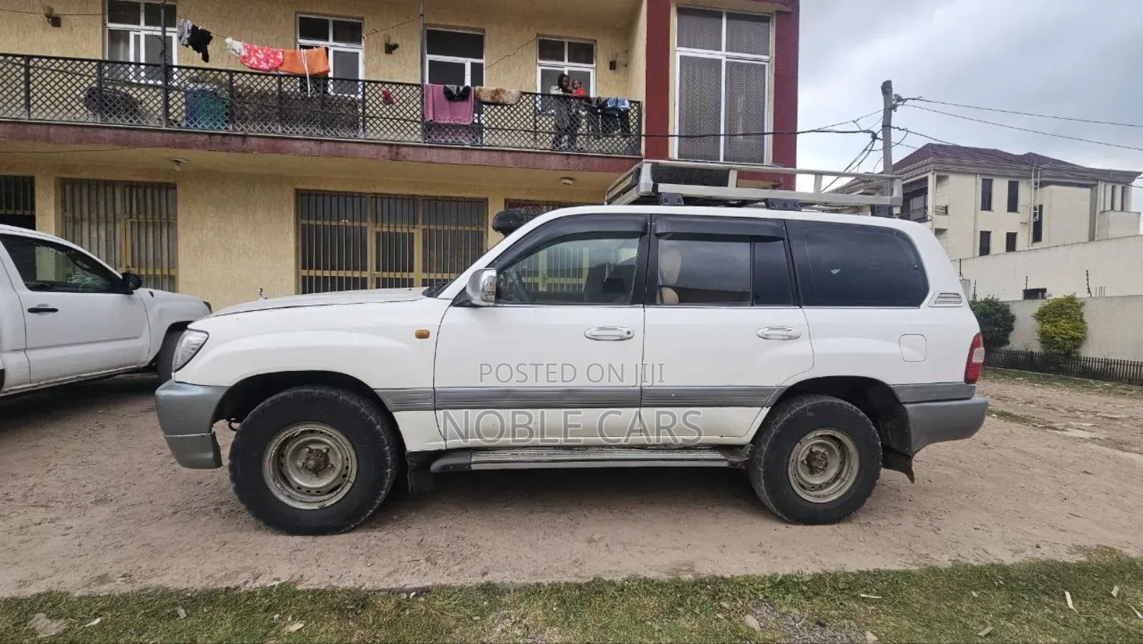Toyota Land Cruiser 2000 White