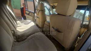 Toyota Land Cruiser 2000 White