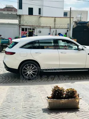 Mercedes-Benz EQC EQC400 4MATIC 2023 White