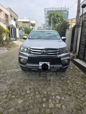 Toyota Hilux 2020 Gold