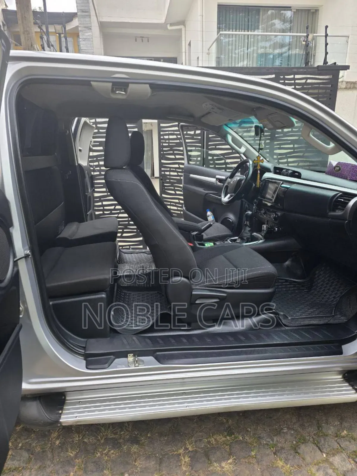 Toyota Hilux 2020 Gold