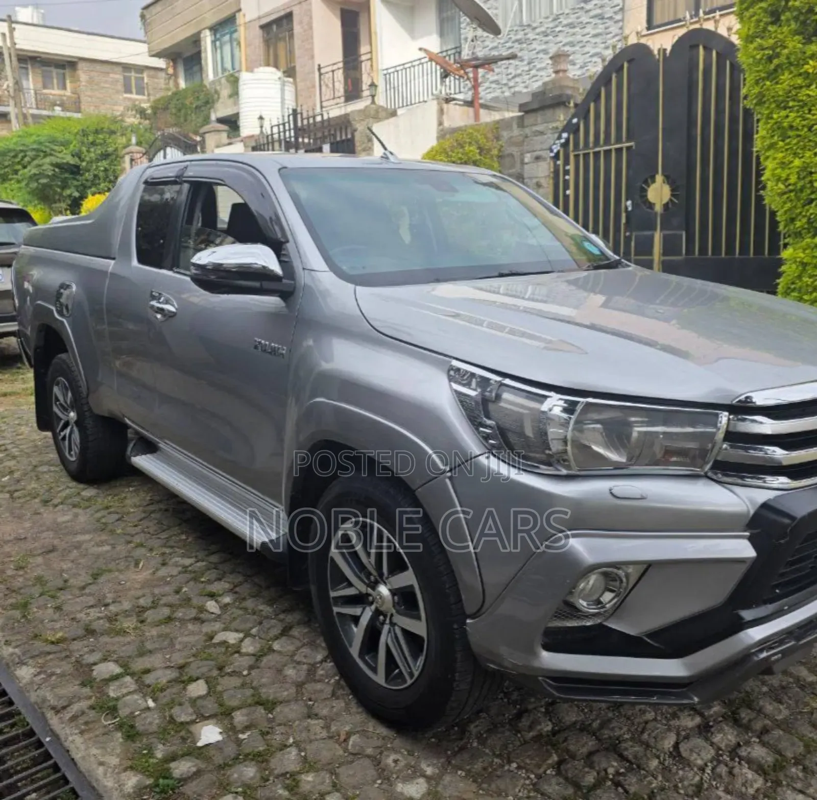 Toyota Hilux 2020 Gold
