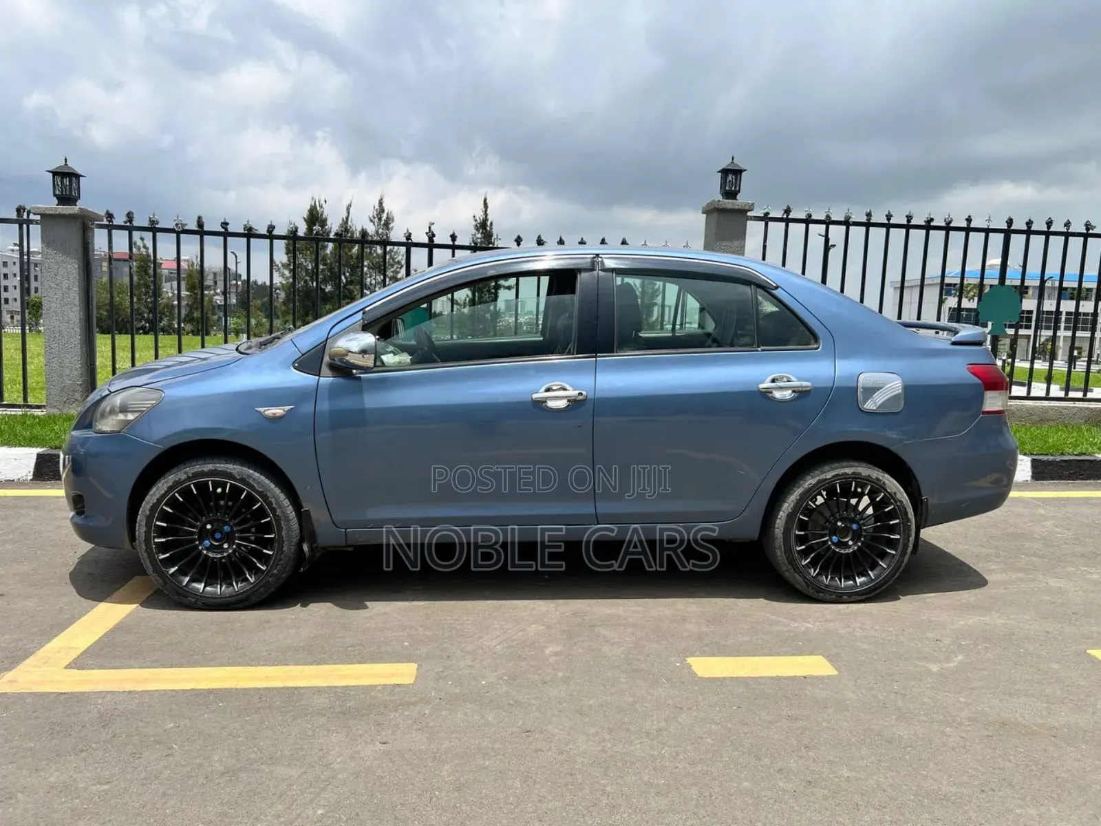 Toyota Belta 2007 Blue