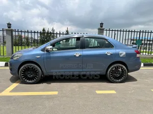 Toyota Belta 2007 Blue