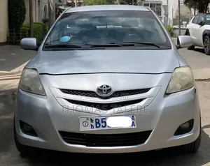 Photo - Toyota Belta 2007