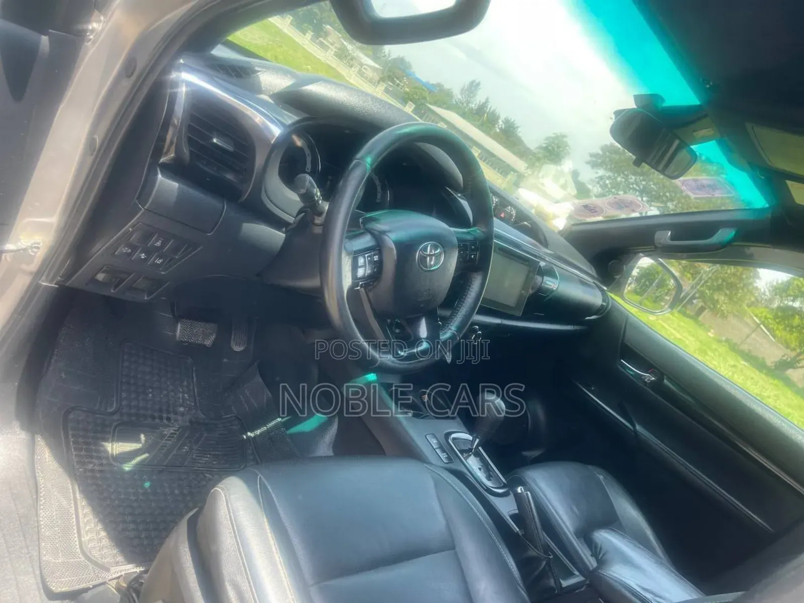 Toyota Hilux 2020 Gold