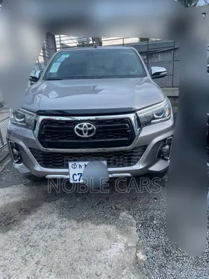 Toyota Hilux 2020 Gold