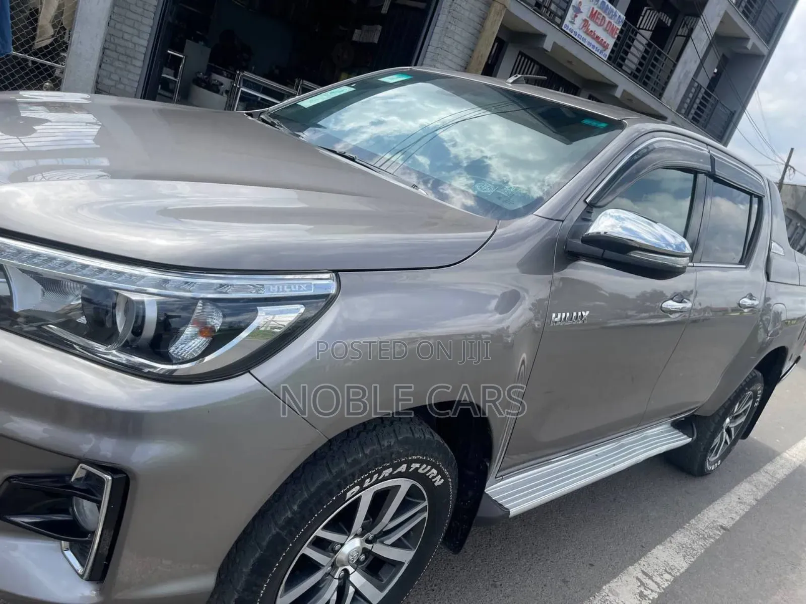 Toyota Hilux 2020 Gold