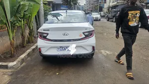 Hyundai I10 2022 Ivory