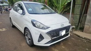 Photo - Hyundai I10 2022 Ivory