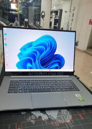 New Laptop HP ZBook Studio G8 16GB Intel Core I7 SSD 1T