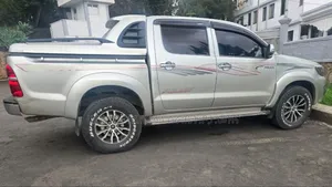 Toyota Hilux 2013 Silver