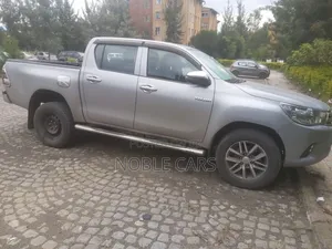 Toyota Hilux Revo Double Cab Deisel 2.8 AWD 2018 Brown