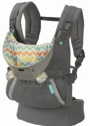 Photo - Infantino Baby Carrier (ባለ ኮፍያ)
ወደ ፊትም ወደኋላም ለማዘል የሚሆን