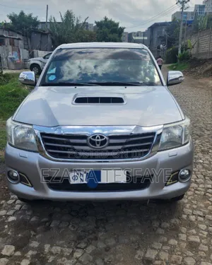 Toyota Hilux 2014 Silver