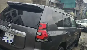 Toyota Land Cruiser Prado 2023 Gray