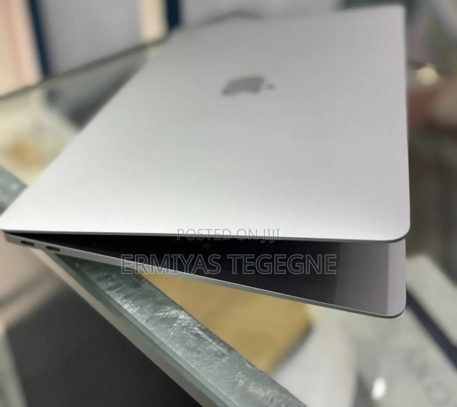 New Laptop Apple MacBook Pro M1 8GB Apple M1 SSD 256GB