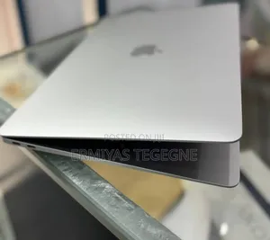 Photo - New Laptop Apple MacBook Pro M1 8GB Apple M1 SSD 256GB