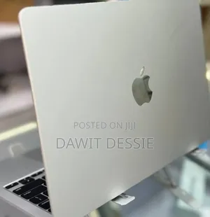 New Laptop Apple MacBook Air 2025 M4 13-Inch 16GB Apple M4 SSD 256GB